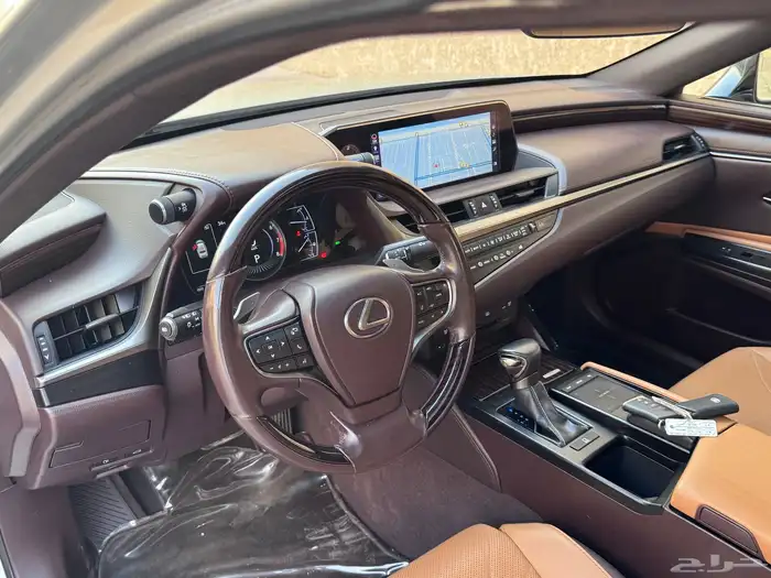 لكزس ES350 CC 2020 31