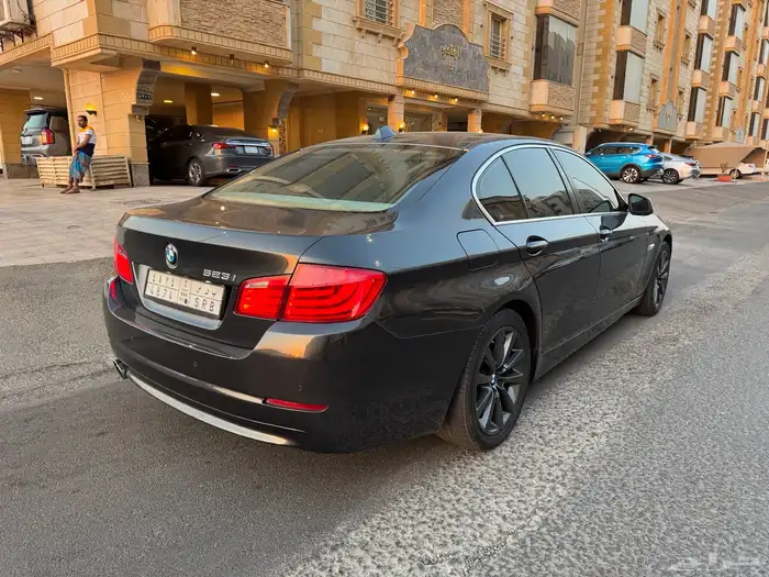 للبيع BMW 523 i موديل 2011 نظيفه 5