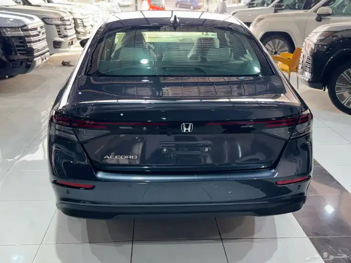 هوندا اكورد EX نص فل 2025 بنزين رادار نظام 50-50 5