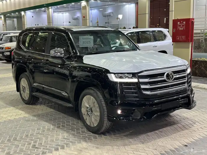 تويوتا لاندكروزر الموديل2025 فل كامل وارد الكويتVX.S 2