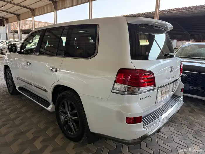 لكزس LX570 موديل 2014 فل 15