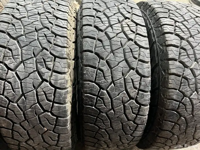 كفرات كومهو ربع حجري مقاس 285 70 17 1
