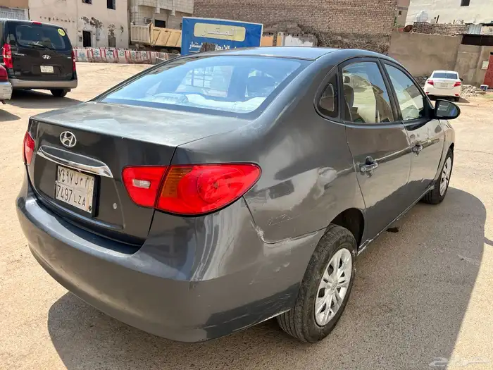 Hyundai Elantra 2009 - مدينة 4