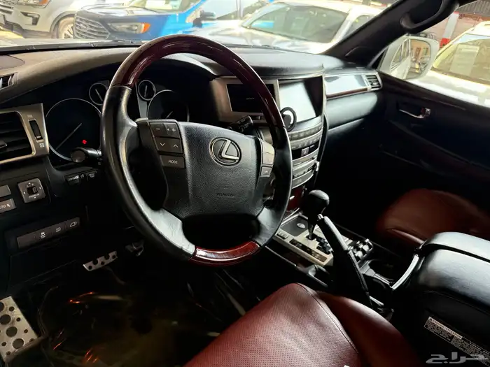 لكزس LX570 موديل 2014 فل 20