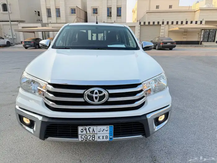 هايلوكس 2023 GLX فل كامل بنزين مخزن 2