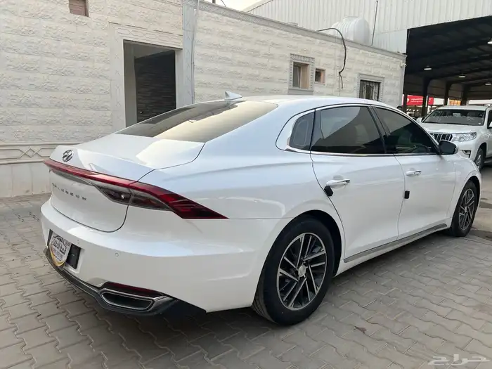 ازيرا 2021 وارد كوريا نظيف جدا لدى قمة الاطلال 7