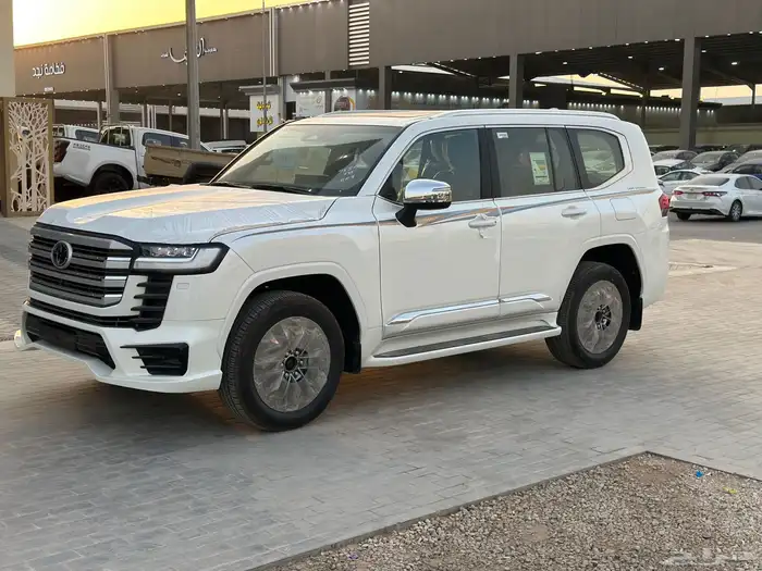 تويوتا لاندكروزر الموديل2025 فل كامل وارد السائرVX.S 1
