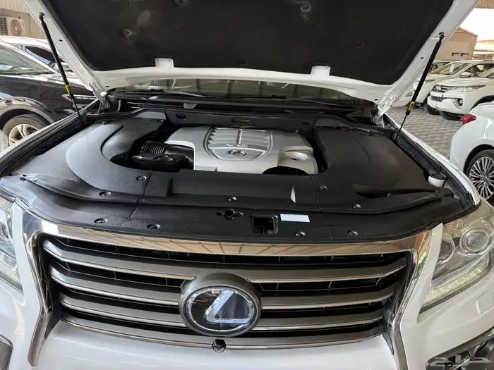 لكزس LX570 موديل 2014 فل 38