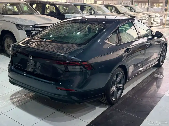 هوندا اكورد EX نص فل 2025 بنزين رادار نظام 50-50 4