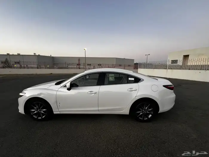 مازدا 6 للتنازل بمقابل 5