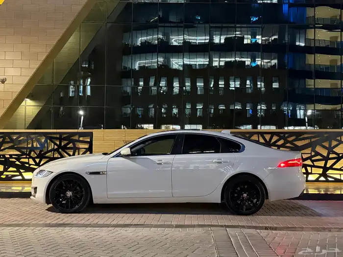 جاكوار 2018 XF 3