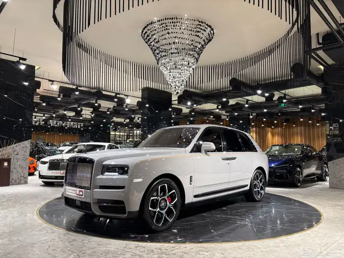 كولينان بلاك بادج - Rolls-Royce Cullinan Black Badge 2022 0