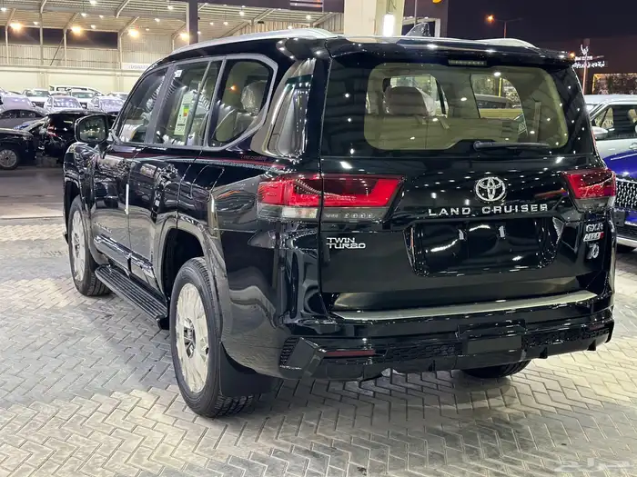تيوتا لاندكروزر الموديل2025 فل كامل وارد السائر رقم(5)S 4