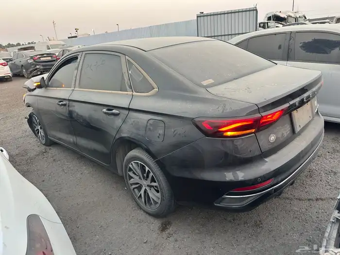 جيلي امجراند 2023مصدوم اربقات سليمه 3