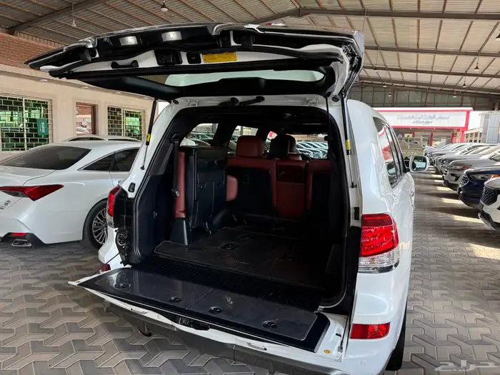 لكزس LX570 موديل 2014 فل 30