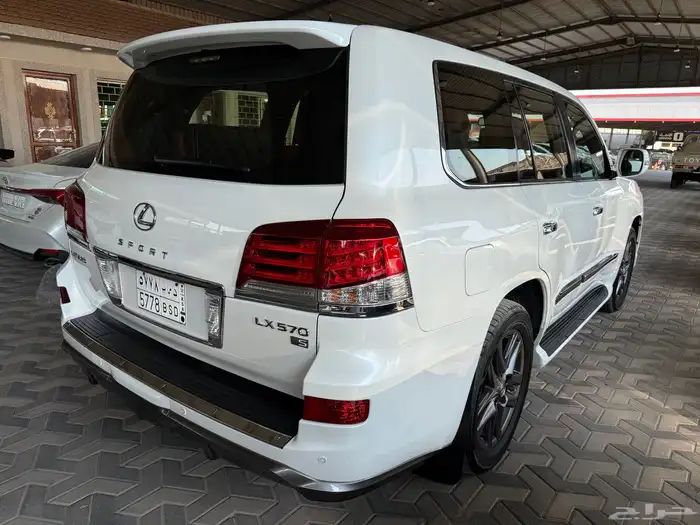 لكزس LX570 موديل 2014 فل 12