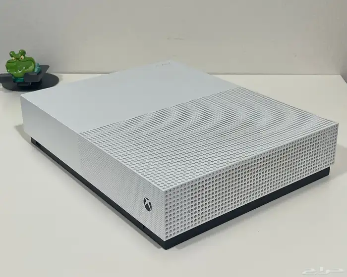 Xbox One S 3