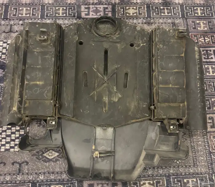 غطاء مكينه مرسيدس فياقرا 1