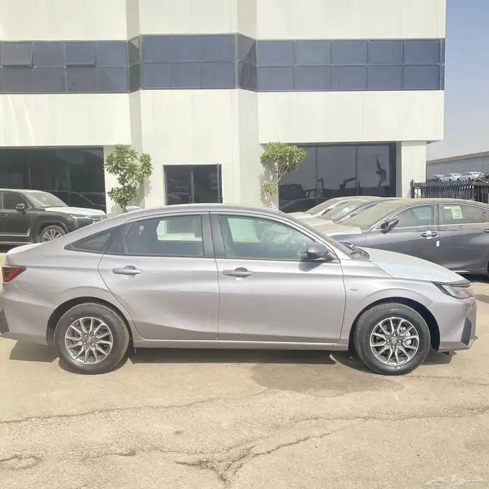 تويوتا يارس Y ستاندر وايضا  جميع الفئات 2026 2