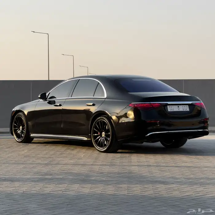 مرسيدس S580 V8 2021 - أسود داخلي بيج 3