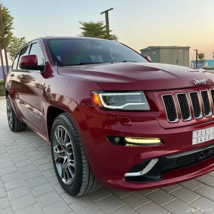 جيب شيروكي SRT 8