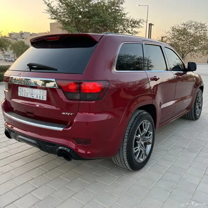 جيب شيروكي SRT 5