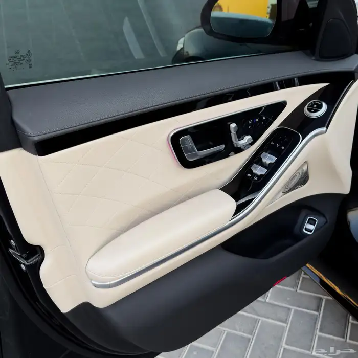 مرسيدس S580 V8 2021 - أسود داخلي بيج 12