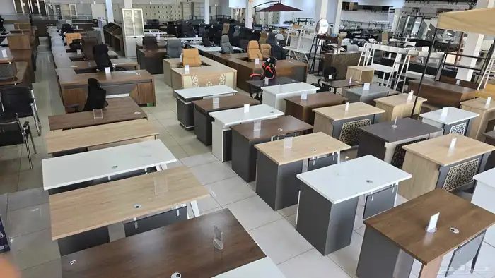 يوجد لدينا عروض بي مكاتب كراسي الاسعار ممتازة 1