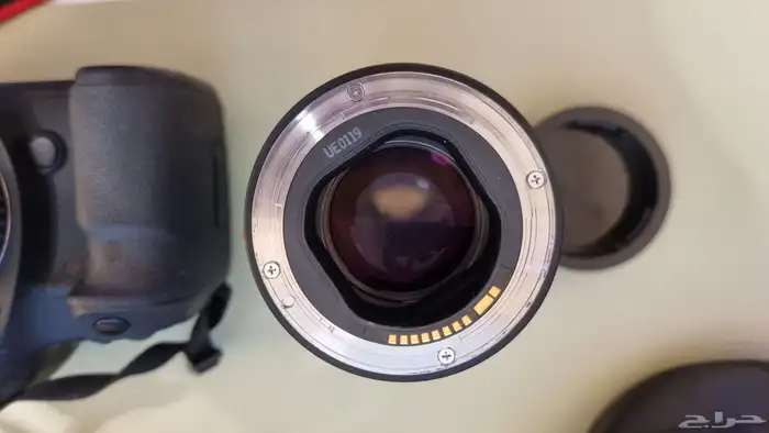كاميرا كانون 5d mark iii مع عدسة 135mm 1 2 10