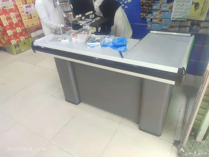 طاولات كاشير واستندات خضار ورفوف سوبر ماركت 2