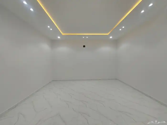 للبيع دور أرضي بصك 8