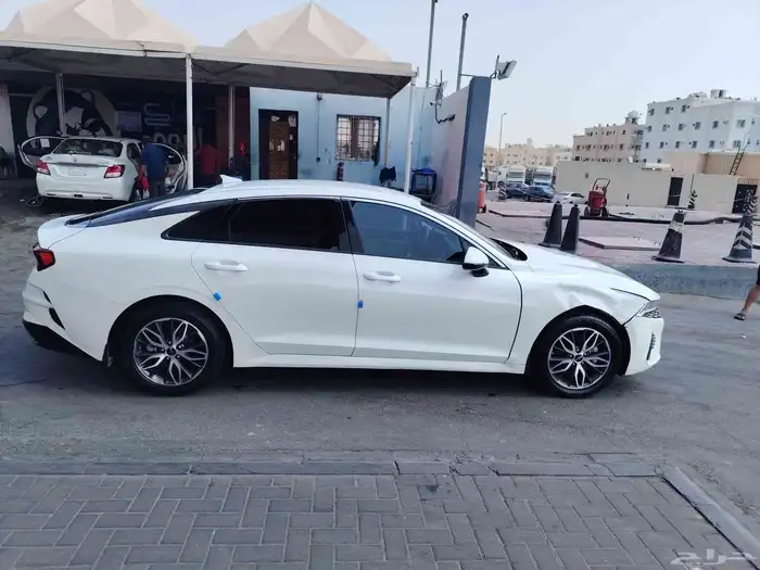 كيا K5 موديل 2023 4