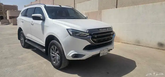 ايسوزو ام يو اكس 2024 فل كامل 0