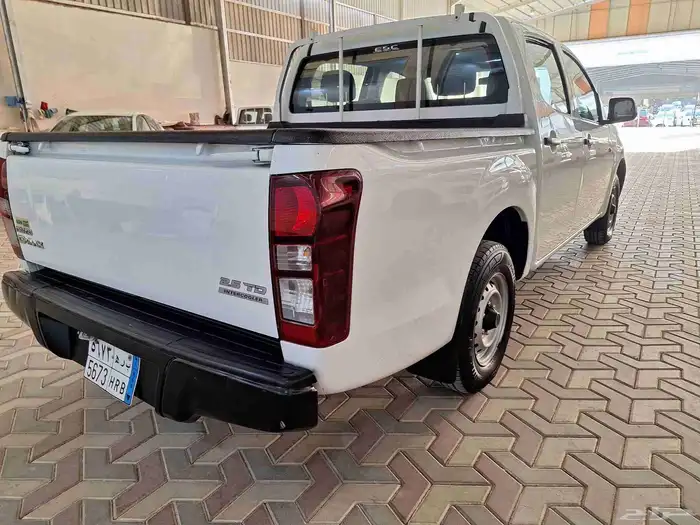 إيسوزو ديماكس غمارتين 2019 نظيفهه مره كلها بلد 8