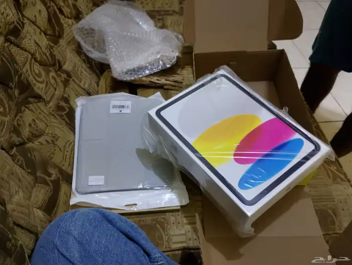 i pad 11th a16 128 brand new only 3 days use 4