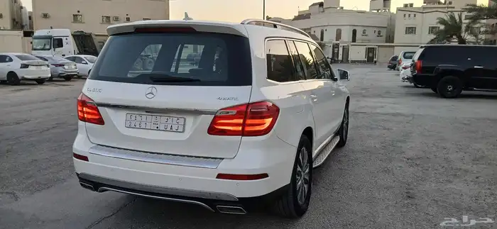 جيب مرسيدس GL 500 موديل 2013 15