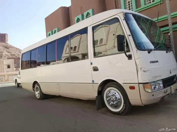 باص مستوبيشي 4