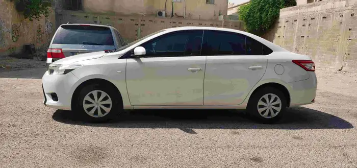 تويوتا يارس 2017 1