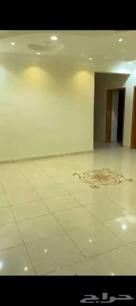 شقة بلاط اربع غرة وصالة وثلاث دورة مياه للعوايل بخميس مشيط 4