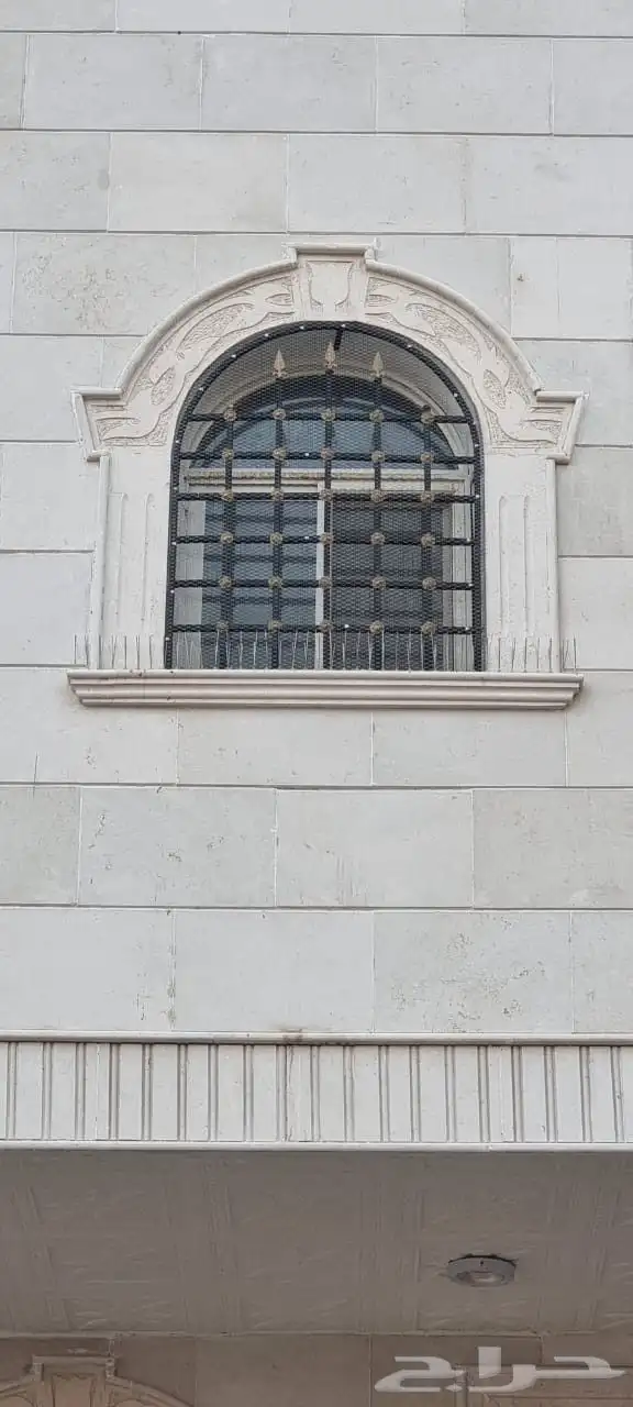 صندوق الخارجية المكيفات  غطا شفاط  طارد الطيور  شبك طاقات  ت 5