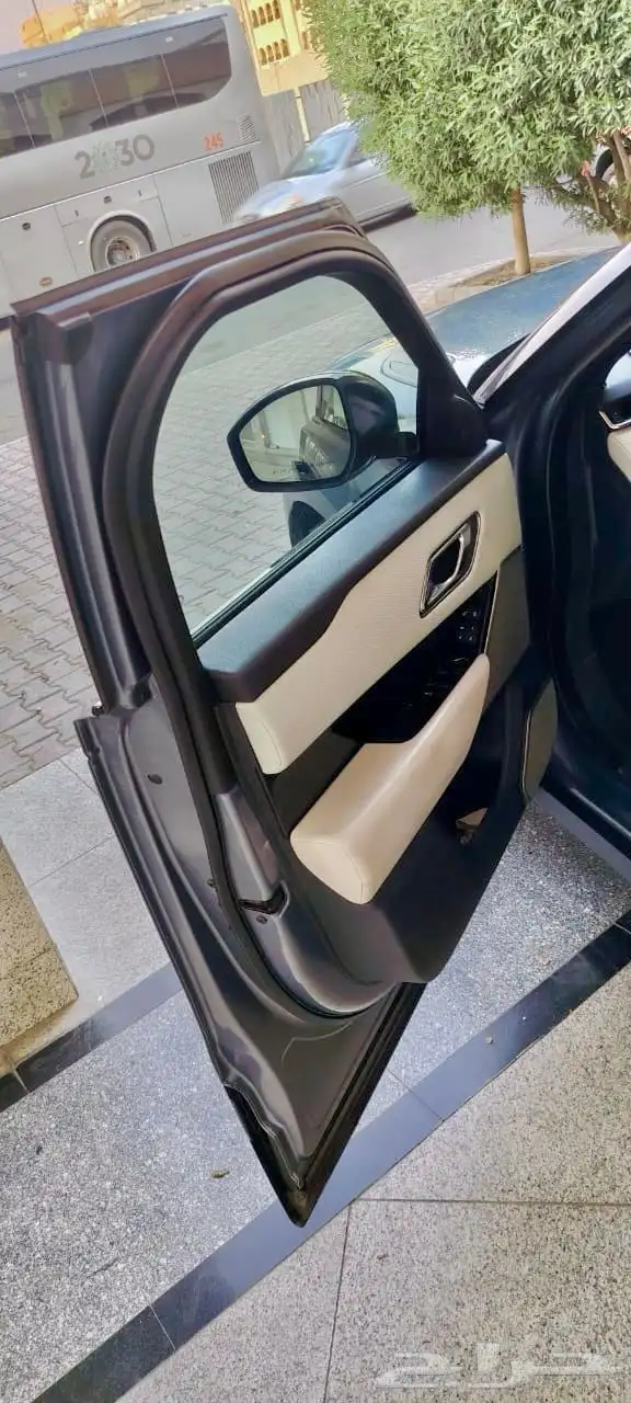 رنج روفر فيلار P380 بمواصفات R Dynamic ممشي قليل 16