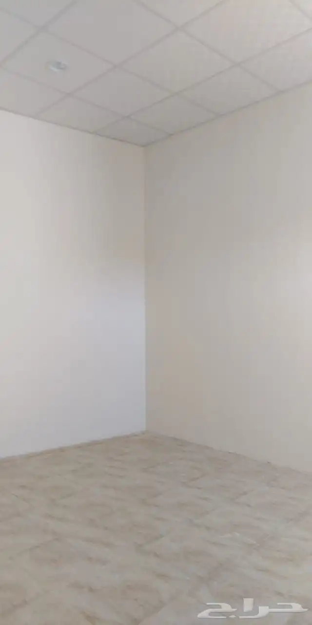 ثلاث محلات واستراحتين على شارعين فرصه 4