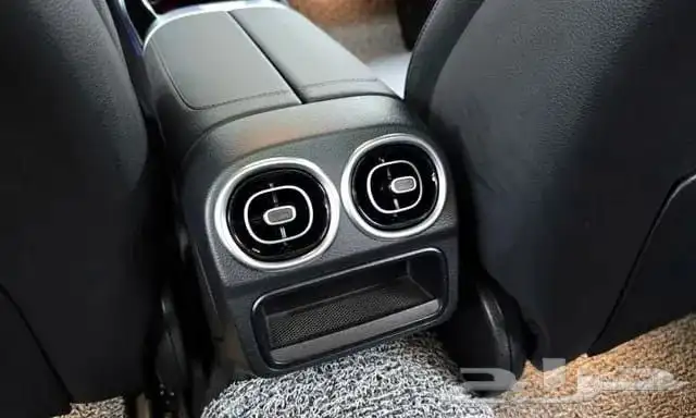 مرسيدس بنز C300 موديل 2023 استيراد كوريا 4