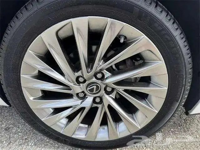 للبيع لكزس 350 الترا موديل 2022 Lexus ES 350 Ultra Luxury 7