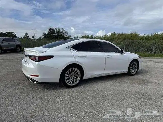 للبيع لكزس 350 الترا موديل 2022 Lexus ES 350 Ultra Luxury 3
