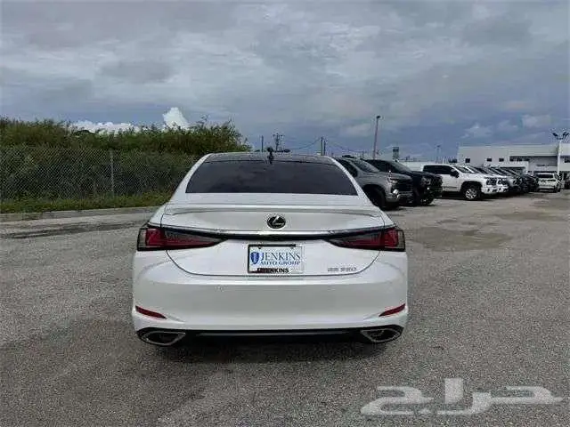 للبيع لكزس 350 الترا موديل 2022 Lexus ES 350 Ultra Luxury 6