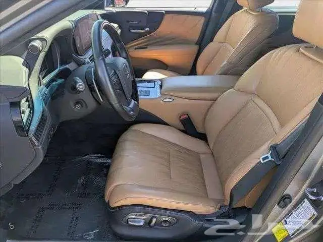 للبيع لكزس LS500 موديل 2023 Lexus LS 500 12