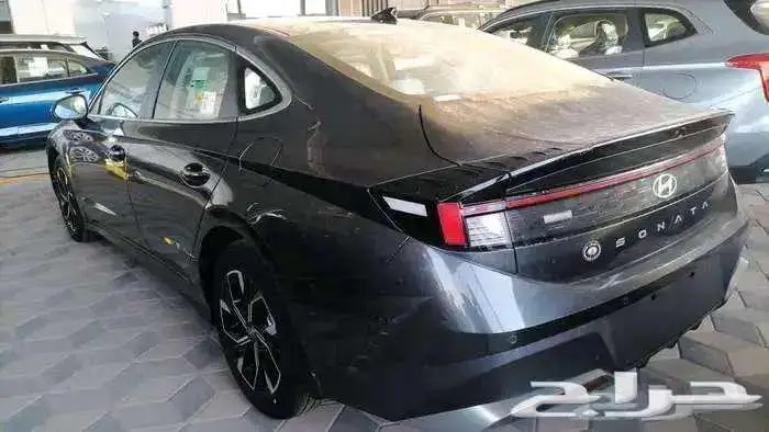 هيونداي سوناتا فليت موديل 2025 رمادي وسلفر مطفي 3