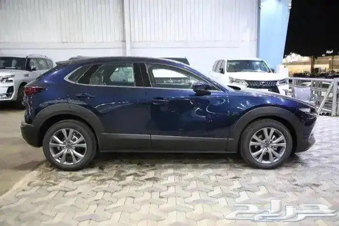 مازدا CX30 نص فل فتحة سقف اربعة سلندر موديل 2025 3