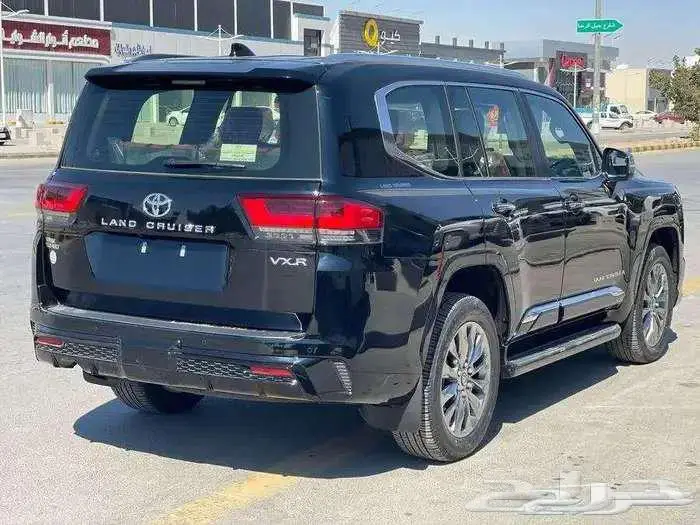 لاندكروزر VXR بحريني فل كامل موديل 2025 4